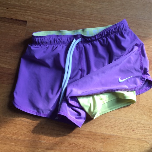 Nike - Picture 2 of 3